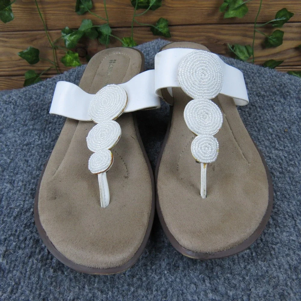 Naturalizer Jillian White Beaded Thong‎ Sandals Women's Size 7M